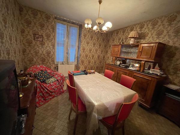 Maison à vendre à Saint-Rambert-en-Bugey - 14 pièces, 210 m², travaux à prévoir