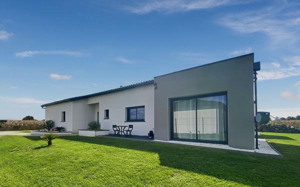 Maison à vendre    5 pièces •  Castelsarrasin