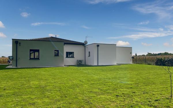 Maison à vendre    5 pièces •  Castelsarrasin