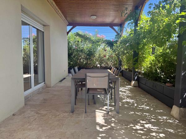 Roquecor (82150) ROQUECOR Maison de plain-pied avec 4 chambres, atelier et jardins