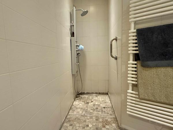 Roquecor (82150) ROQUECOR Maison de plain-pied avec 4 chambres, atelier et jardins