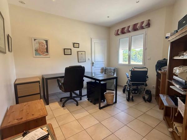 Roquecor (82150) ROQUECOR Maison de plain-pied avec 4 chambres, atelier et jardins