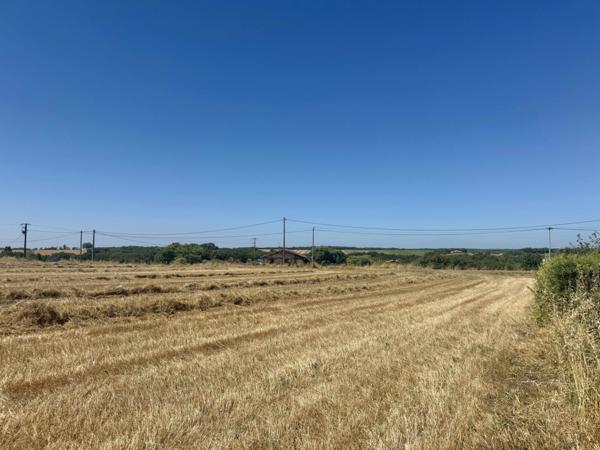 Roquecor (82150) ROQUECOR Maison de plain-pied avec 4 chambres, atelier et jardins