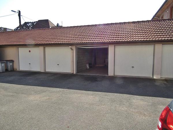 Location                                                      Appartement
                        
                     3 pièces                      53 m2                     à Moyenmoutier