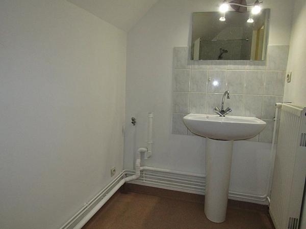 Location                                                      Appartement
                        
                     3 pièces                      53 m2                     à Moyenmoutier
