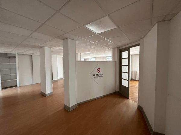 Local commercial 2 pièces T2 F2 79.8 m² à Rouen 77 RUE DU GENERAL LECLERC 76000 à louer