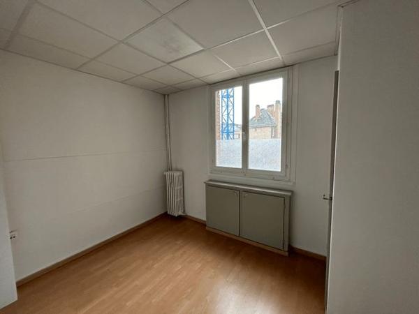 Local commercial 2 pièces T2 F2 79.8 m² à Rouen 77 RUE DU GENERAL LECLERC 76000 à louer