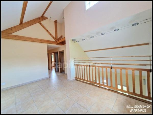 Pavillon Moderne à vendre 5 pièces, 4 chambres, 2 salle d'eau, 1 salle de bain, Sous-Sol 4 voitures, Terrain 3920 M2 AUXERRE (89)