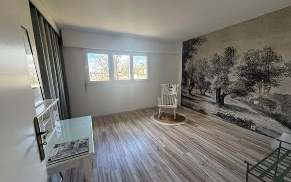 Maison à vendre    8 pièces • 550 m2 Saint-Pierre-du-Mont