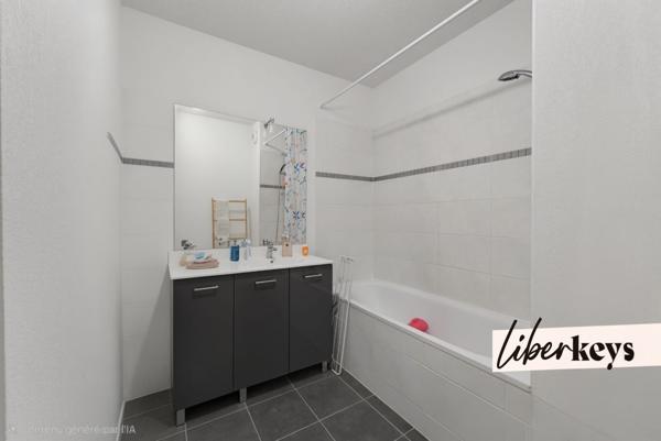 Appartement T3 I 64 m² I Terrasse I Parking sécurisé I à Cenon 🏡
