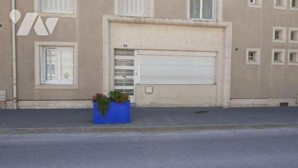 APPARTEMENT OU BUREAUX LIBRES A RENOVER, TRES PROCHE CENTRE VILLE.
A VENDRE A RETHEL, AXE REIM...