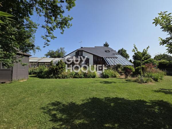 Maison à vendre de 7 pièces de 151 m2 hab avec piscine et 324 m² utiles sur un terrain de 1406 m2