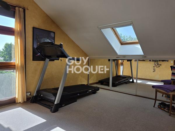 Maison à vendre de 7 pièces de 151 m2 hab avec piscine et 324 m² utiles sur un terrain de 1406 m2