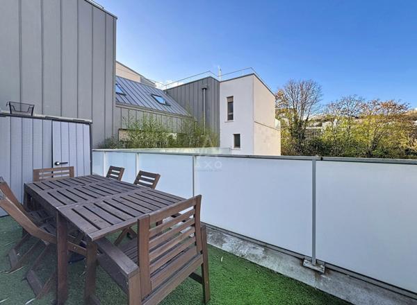 SURESNES - CENTRE VILLE - APPARTEMENT 4 PIECES/ 3 CHAMBRES AVEC DOUBLE TERRASSE ET PARKING