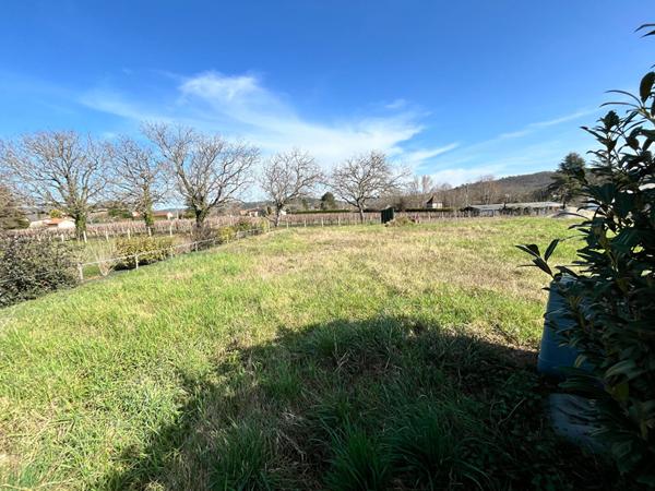 Terrain proche centre ville Prayssac