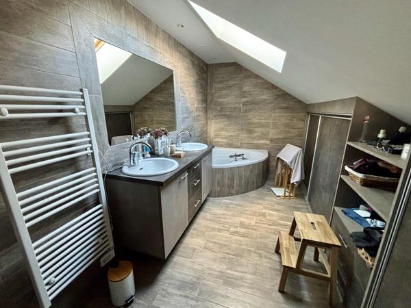 Maison à Brécey, 50370 - 8 pièces 145m²