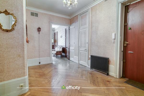 Appartement
         3 pièces
        - 71 m² Exclusivité 375 000 € *