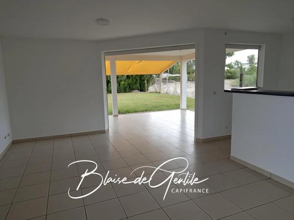 Maison à vendre 4 pièces BAIE MAHAULT (971)