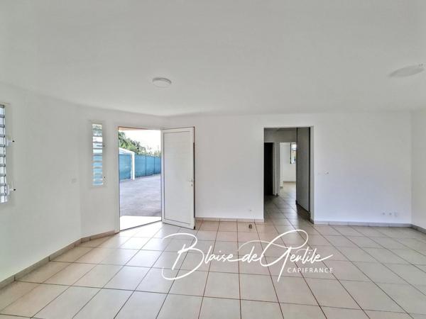 Maison à vendre 4 pièces BAIE MAHAULT (971)