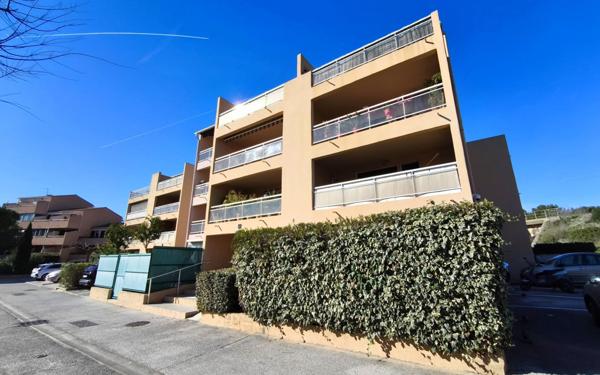Appartement à vendre    3 pièces • 61,43 m2 Sanary-sur-Mer