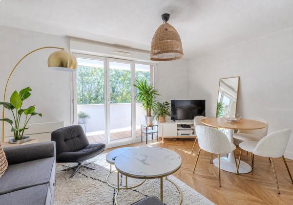 Appt Bruges 40 m² balcon + parking