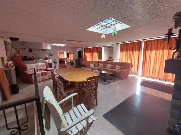 Ormesson-sur-Marne (94490) MAISON avec 4 chambres, 2 garages, jardin et une dépendance de 50 m²