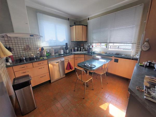 Ormesson-sur-Marne (94490) MAISON avec 4 chambres, 2 garages, jardin et une dépendance de 50 m²