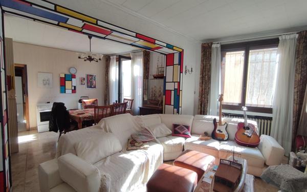 Maison à vendre    8 pièces •  Pouzolles