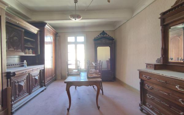 Maison à vendre    8 pièces •  Pouzolles