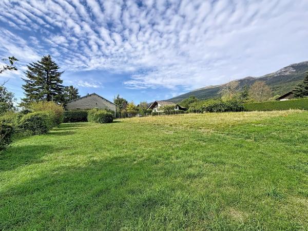 A VENDRE - Terrain 700m2 - THOIRY