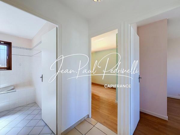 CALUIRE-ET-CUIRE – Cœur Vassieux – Villa 101 m² habitables + 115 m² Hors Carrez (double garage et annexe) – Terrain plat 770 M²  piscinable