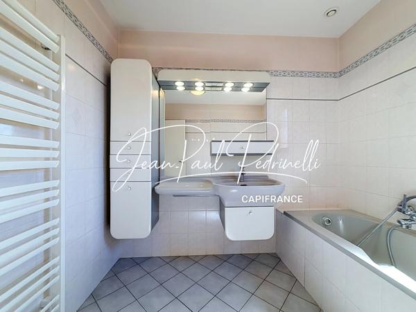 CALUIRE-ET-CUIRE – Cœur Vassieux – Villa 101 m² habitables + 115 m² Hors Carrez (double garage et annexe) – Terrain plat 770 M²  piscinable