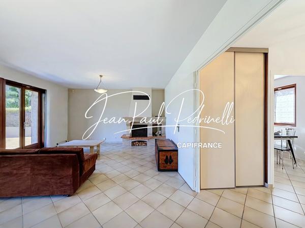 CALUIRE-ET-CUIRE – Cœur Vassieux – Villa 101 m² habitables + 115 m² Hors Carrez (double garage et annexe) – Terrain plat 770 M²  piscinable