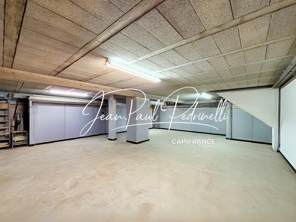 CALUIRE-ET-CUIRE – Cœur Vassieux – Villa 101 m² habitables + 115 m² Hors Carrez (double garage et annexe) – Terrain plat 770 M²  piscinable