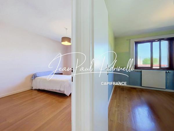 CALUIRE-ET-CUIRE – Cœur Vassieux – Villa 101 m² habitables + 115 m² Hors Carrez (double garage et annexe) – Terrain plat 770 M²  piscinable