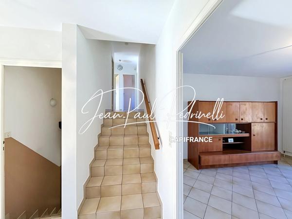 CALUIRE-ET-CUIRE – Cœur Vassieux – Villa 101 m² habitables + 115 m² Hors Carrez (double garage et annexe) – Terrain plat 770 M²  piscinable