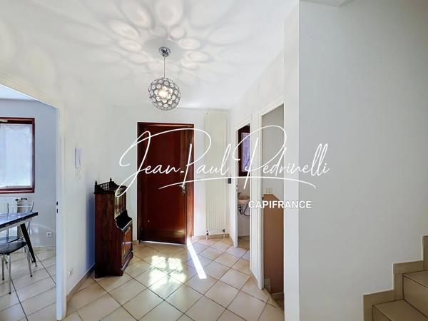 CALUIRE-ET-CUIRE – Cœur Vassieux – Villa 101 m² habitables + 115 m² Hors Carrez (double garage et annexe) – Terrain plat 770 M²  piscinable