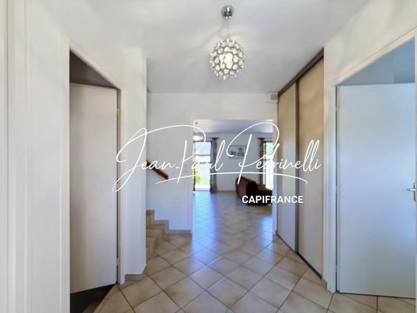 CALUIRE-ET-CUIRE – Cœur Vassieux – Villa 101 m² habitables + 115 m² Hors Carrez (double garage et annexe) – Terrain plat 770 M²  piscinable