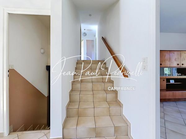 CALUIRE-ET-CUIRE – Cœur Vassieux – Villa 101 m² habitables + 115 m² Hors Carrez (double garage et annexe) – Terrain plat 770 M²  piscinable