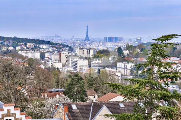 CHAVILLE - Forêt RD - Beau 5 pièces avec balcon en étage élevé. €770 000 ** - Référence 666-C