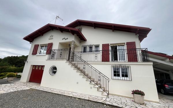 Maison à vendre    6 pièces • 180 m2 Mouguerre