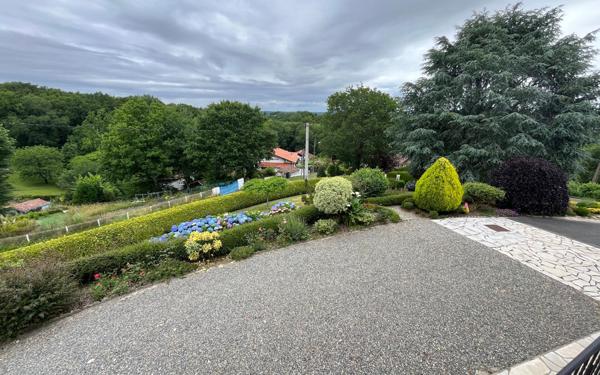 Maison à vendre    6 pièces • 180 m2 Mouguerre