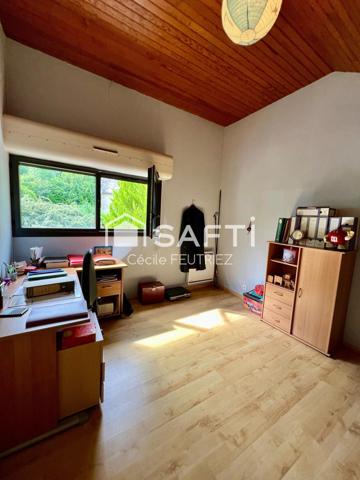 Pavillon avec petit terrain