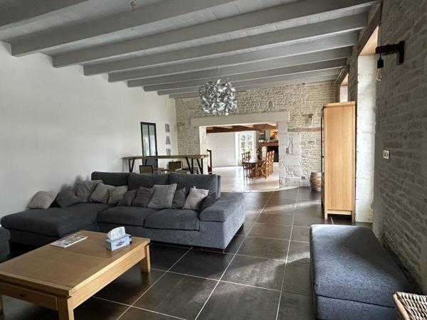 Ancienne - 9 pièces - 250 m²