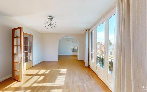 Appartement à vendre    4 pièces • 78,01 m2 Saint-Cloud