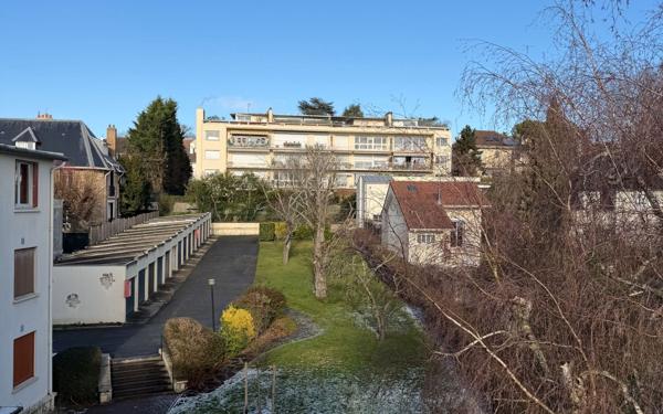 Appartement à vendre    4 pièces • 78,01 m2 Saint-Cloud