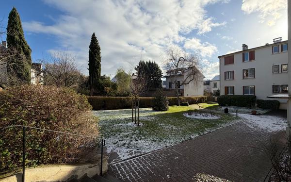 Appartement à vendre    4 pièces • 78,01 m2 Saint-Cloud