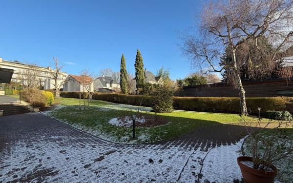 Appartement à vendre    4 pièces • 78,01 m2 Saint-Cloud