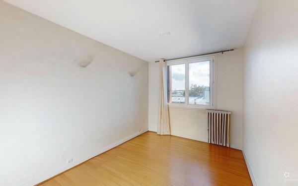 Appartement à vendre    4 pièces • 78,01 m2 Saint-Cloud