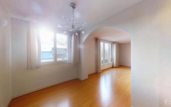 Appartement à vendre    4 pièces • 78,01 m2 Saint-Cloud